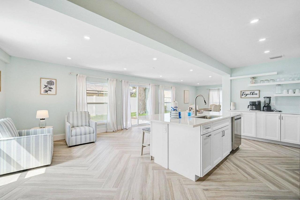 Tranquil Breeze Villa Bradenton Bagian luar foto