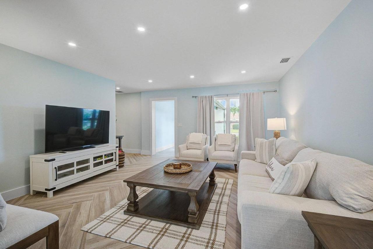 Tranquil Breeze Villa Bradenton Bagian luar foto