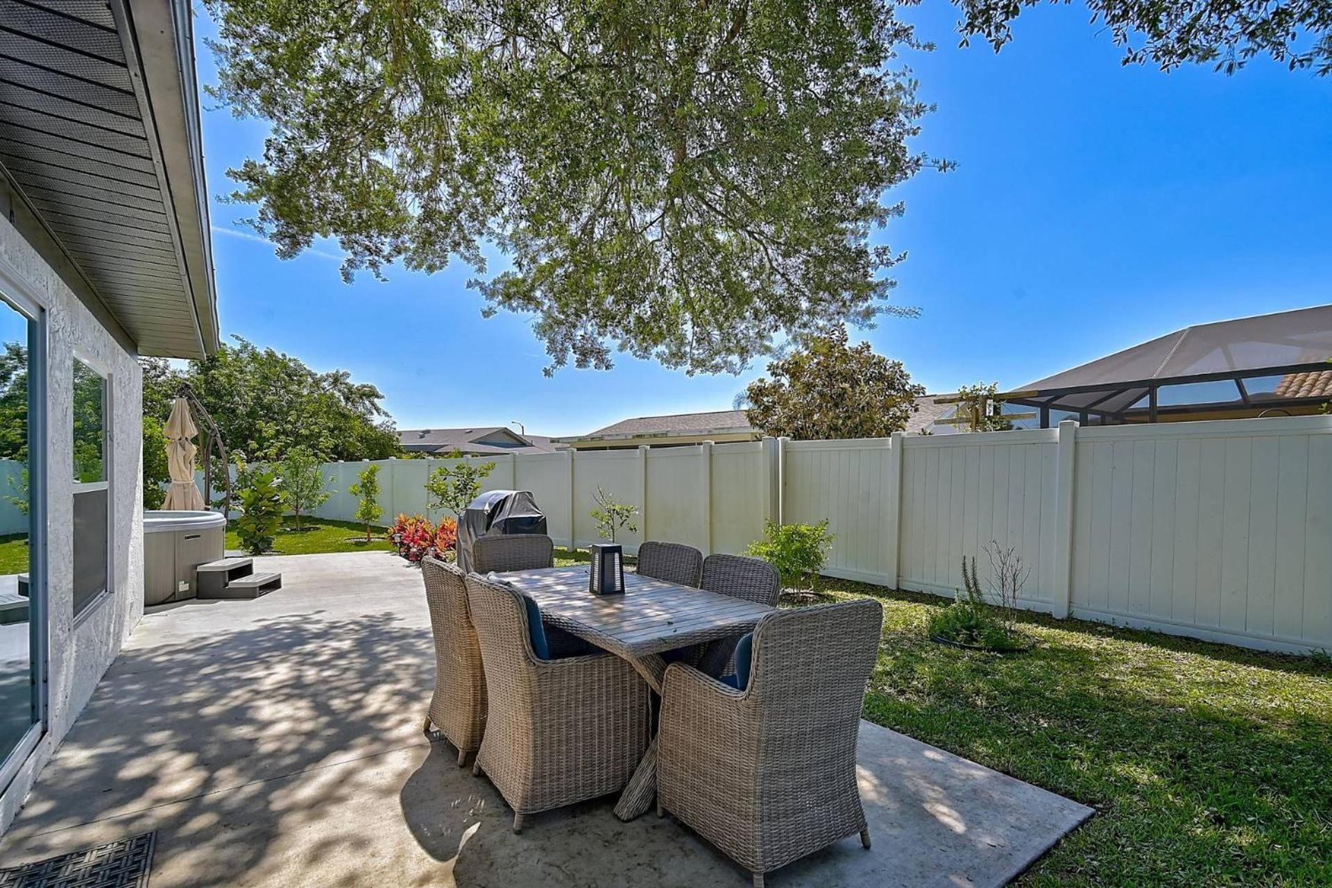 Tranquil Breeze Villa Bradenton Bagian luar foto