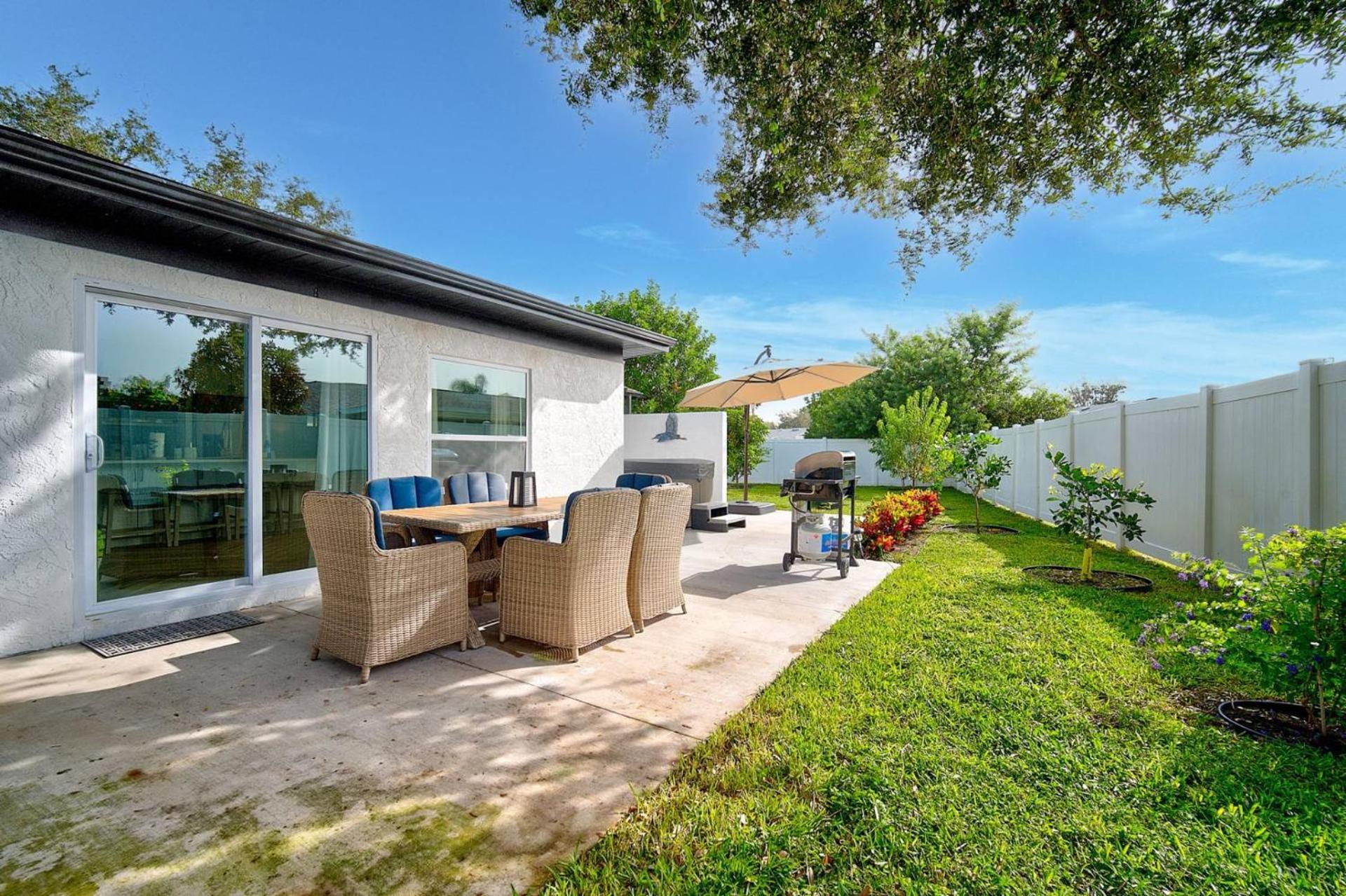 Tranquil Breeze Villa Bradenton Bagian luar foto